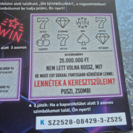 keresztszulo felkeres vicces troll ajandek atadas otletesen kreativan stilusosan egyedi kaparos sorsjegy ajandek 29